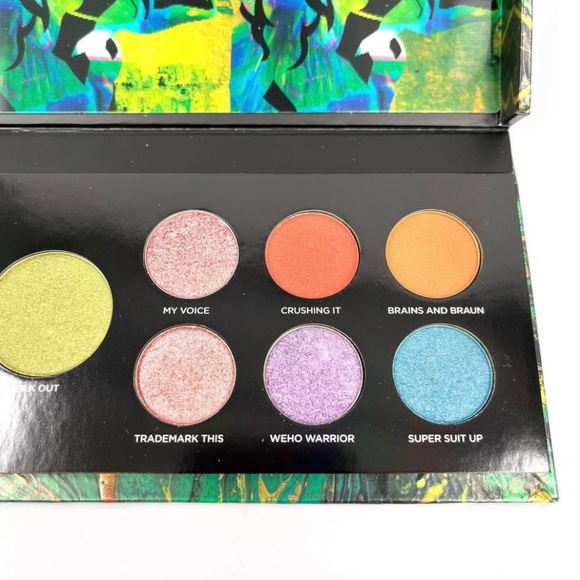 UD X MARVEL STUDIOS' SHE-HULK EYESHADOW PALETTE - Picture 9 of 9